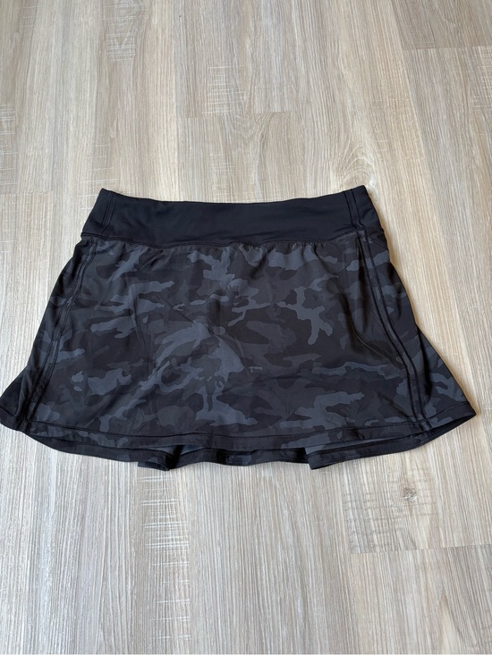 lululemon athletica Dresses & Skirts - Lululemon Women Size 6 Tall Pace Rival Skirt Incognito Camo Multi Grey Black